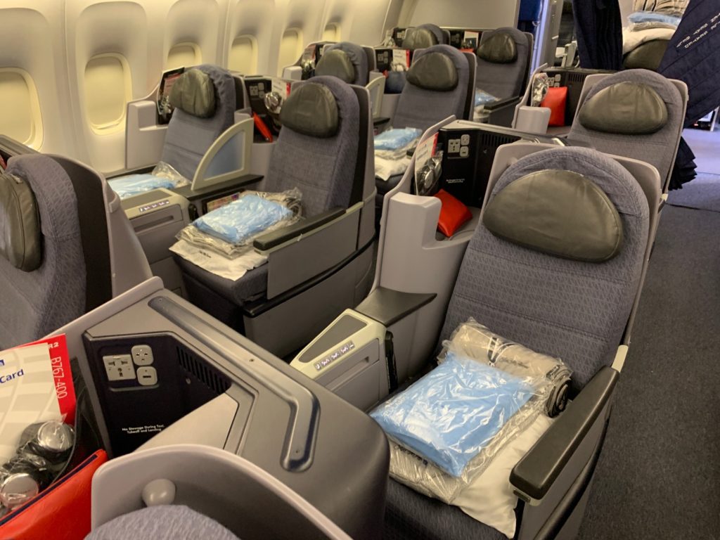 Review: United Airlines 767-400ER Business Class - Live and Let's Fly