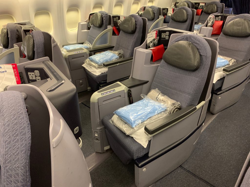 Review: United Airlines 767-400ER Business Class - Live and Let's Fly