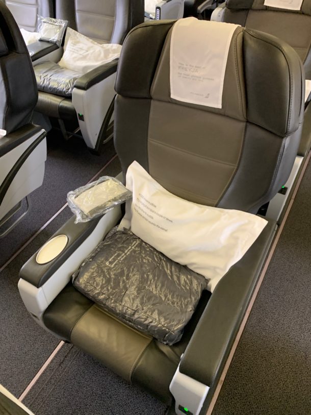 Review: Icelandair 767-300ER Business Class - Live and Let's Fly