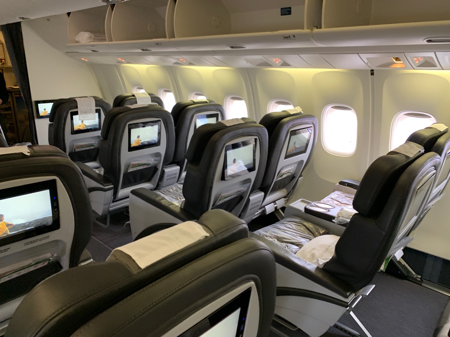 Review Icelandair 767300ER Business Class Live and Let's Fly