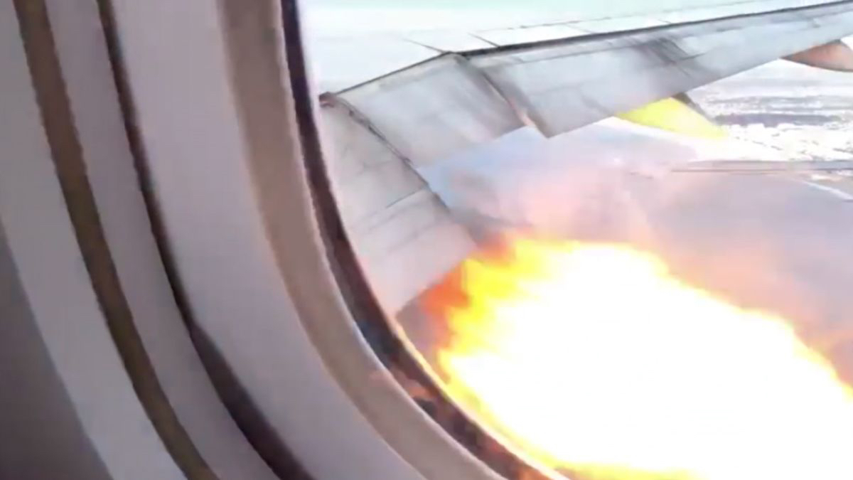 Watch Philippine Airlines 777300ER Engine Spews Flames Over LAX