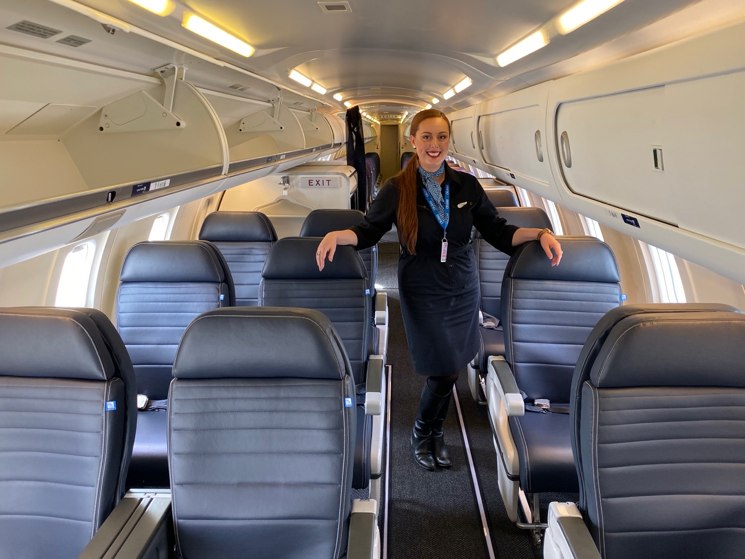 Exploring United's Swanky New CRJ550 "Luxury" Regional Jet Live and