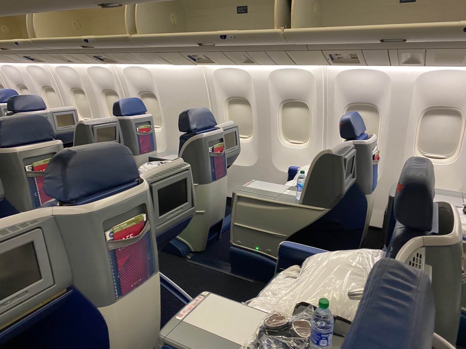 Review Delta 767 300 Business Class Los Angeles To New York Live And Let S Fly