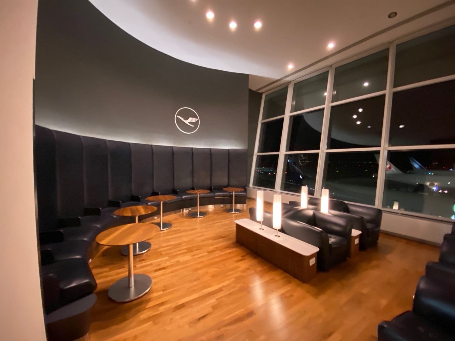 Review Lufthansa Senator Lounge New York Jfk Live And Let S Fly