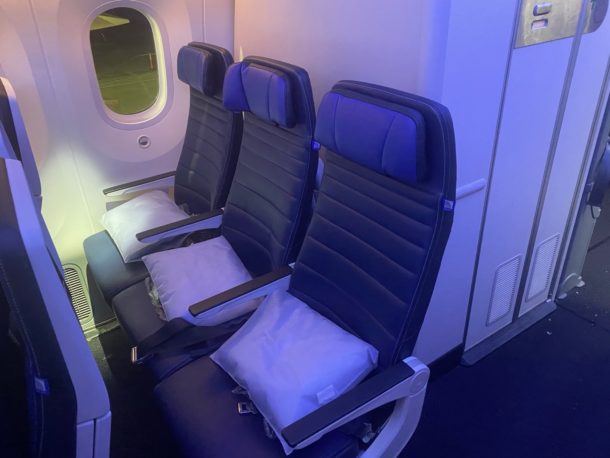 Review: United Airlines 787-10 Economy Class - Live and Let's Fly