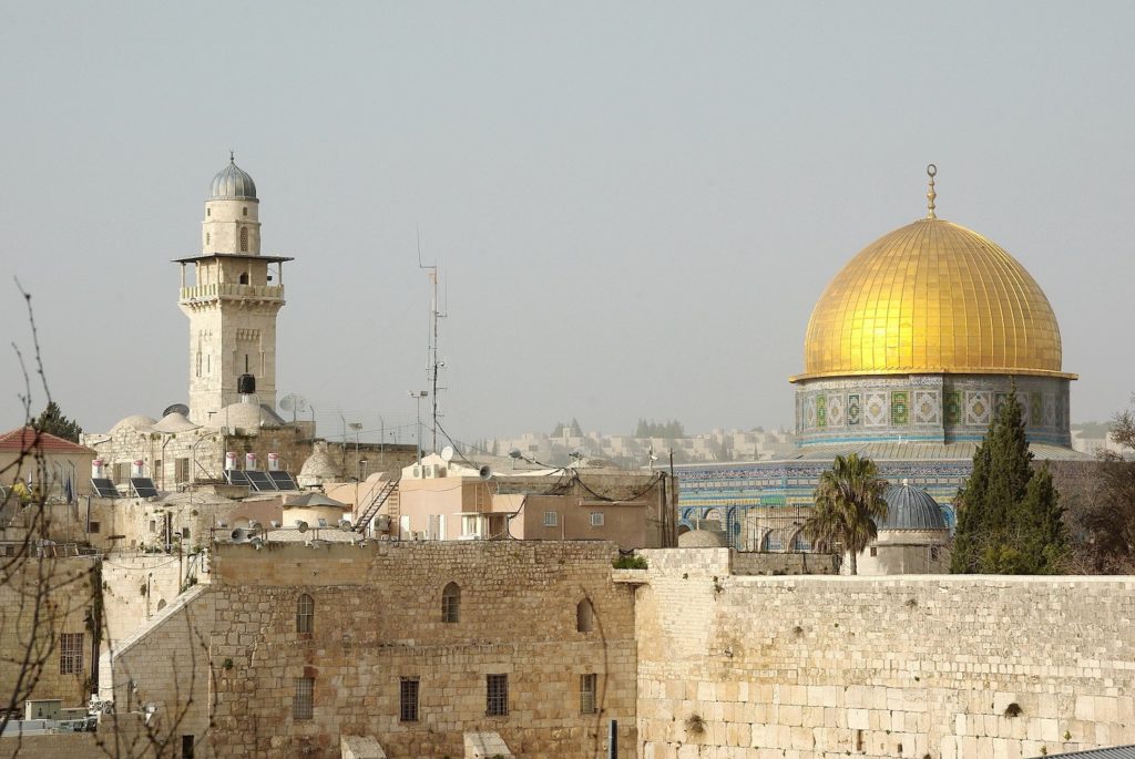 Who Can Enter The Dome Of The Rock? - Live and Let's Fly