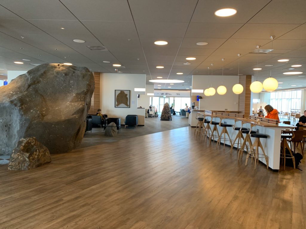 Review Icelandair Saga Lounge Keflavík (KEF) Live and Let's Fly