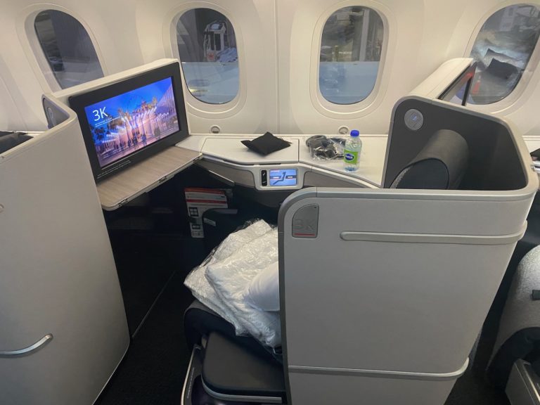 First Impressions: Air Canada 787 Business Class - Live and Let's Fly