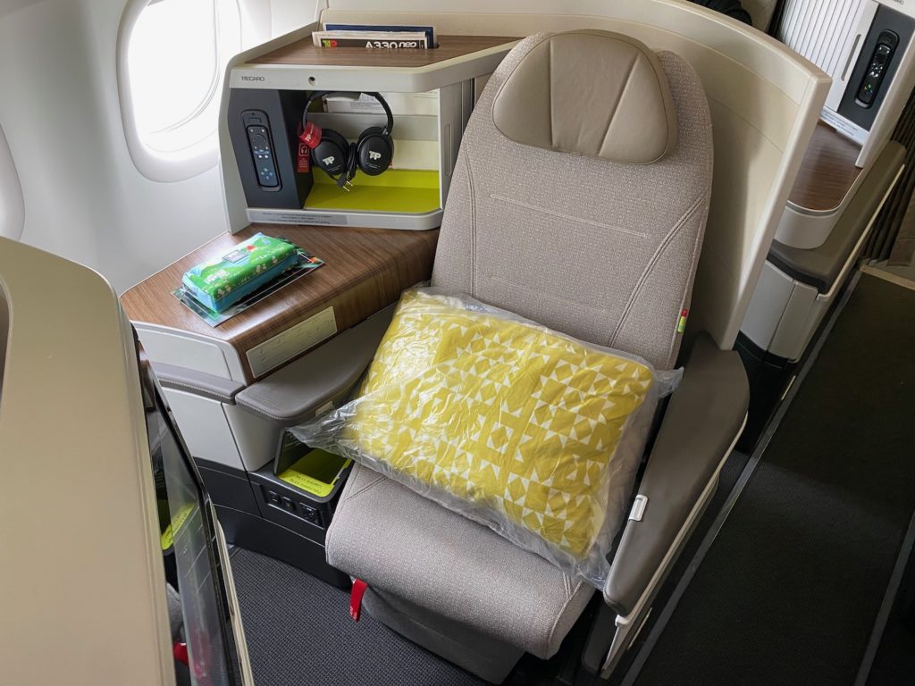 Review TAP A330neo Business Class Live and Let's Fly