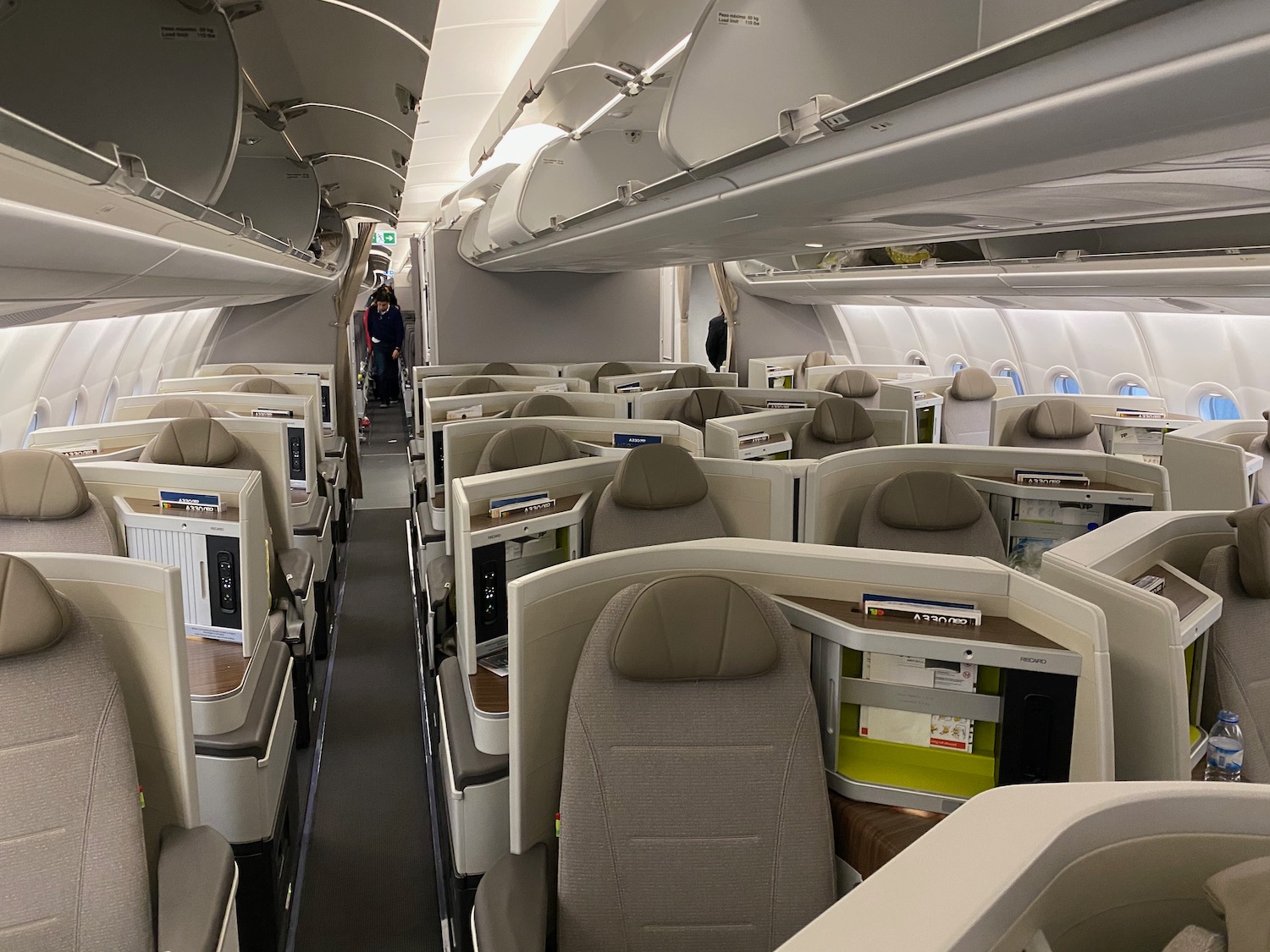 Review TAP A330neo Business Class Live and Let's Fly