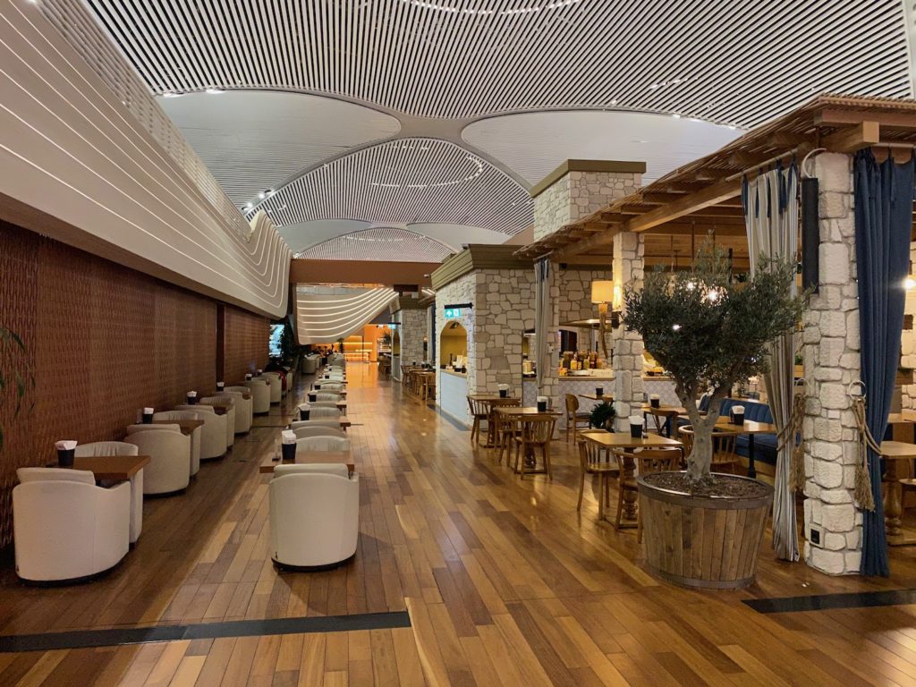 Review: Turkish Airlines Miles & Smiles Lounge Istanbul (IST) - Live ...