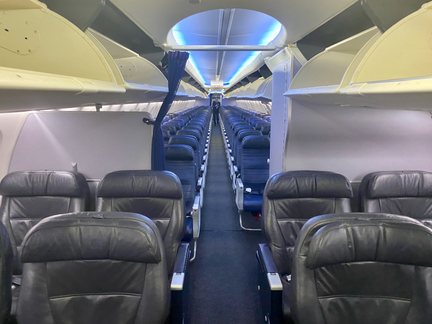 United 737-900 First Class Review
