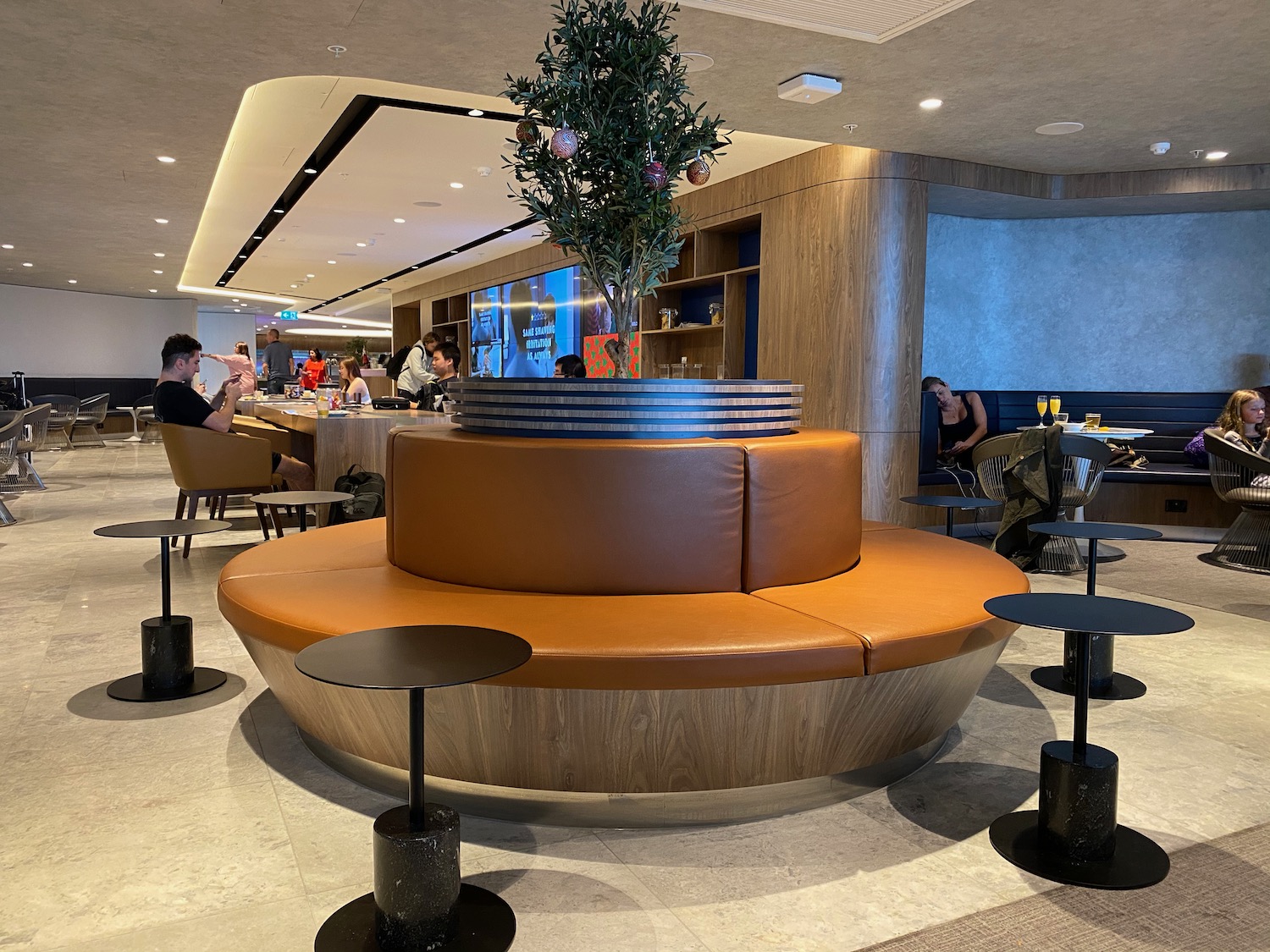 Review: American Express Lounge Sydney (SYD) - Live and Let's Fly