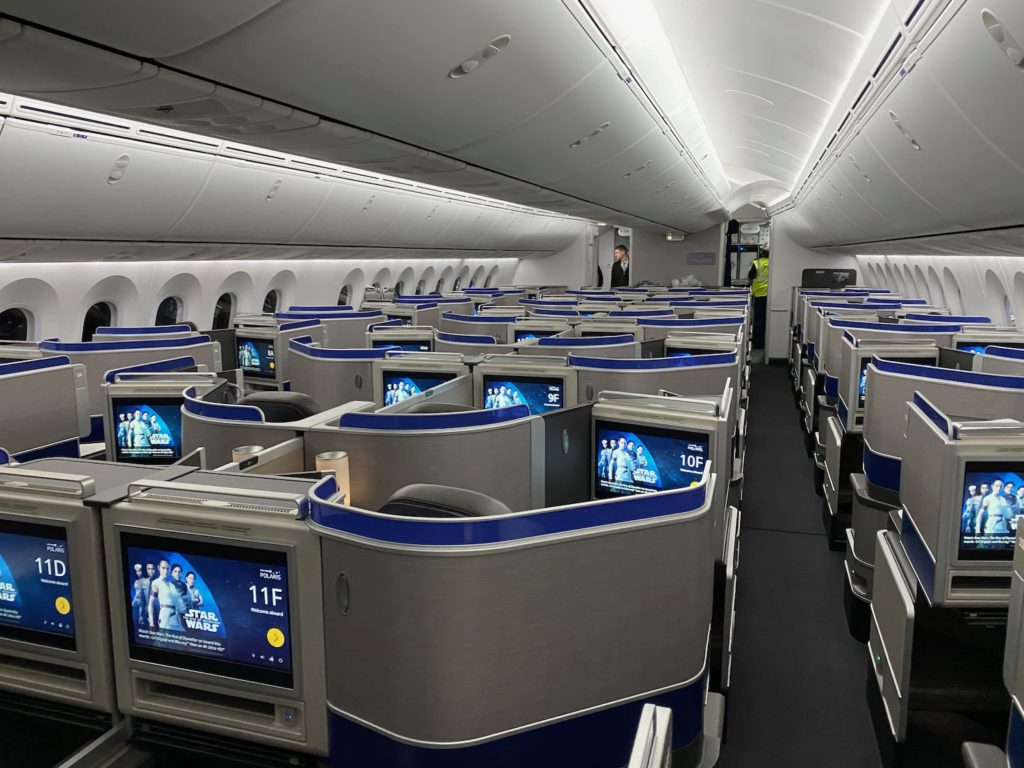 Review: United Airlines 787-10 Polaris Business Class [2021] - Live and ...