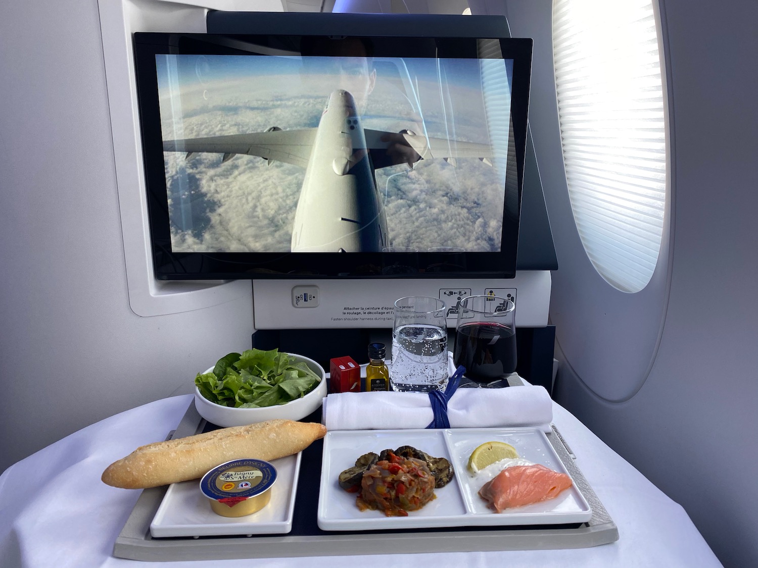 Review: Air France A350 - Business Class - Toronto - Paris