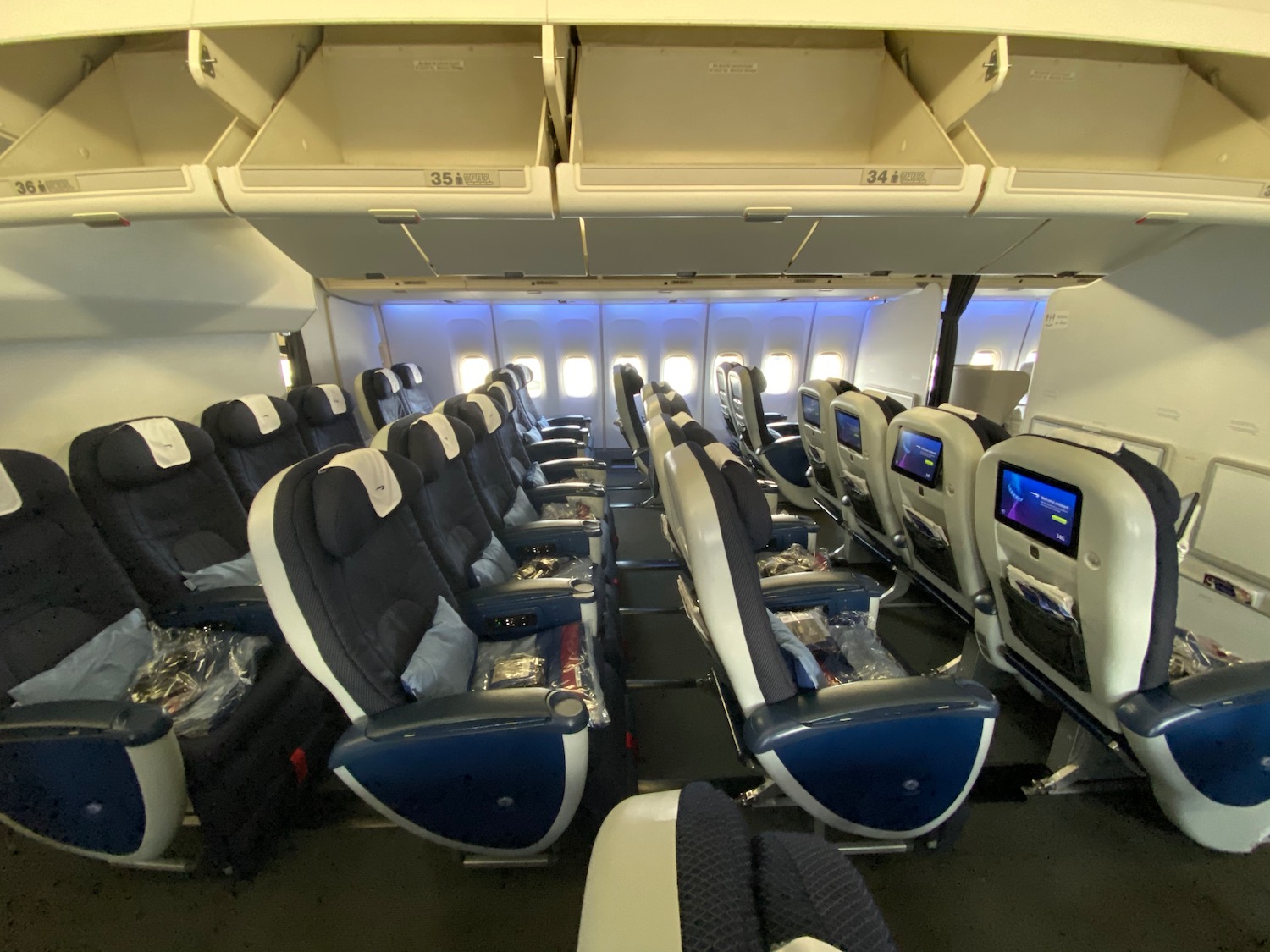 an airplane seats with many seats