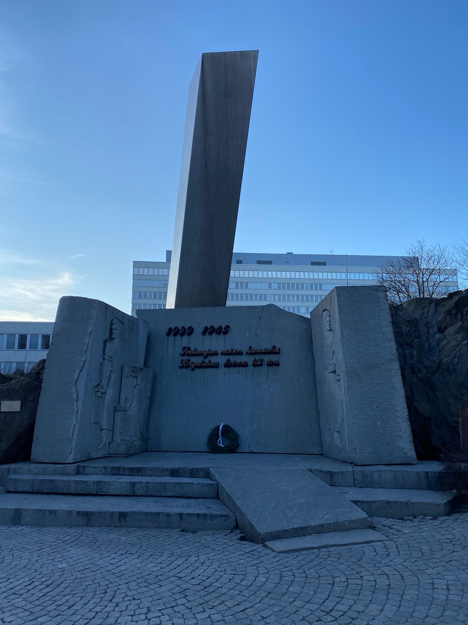 a stone monument with a large beam