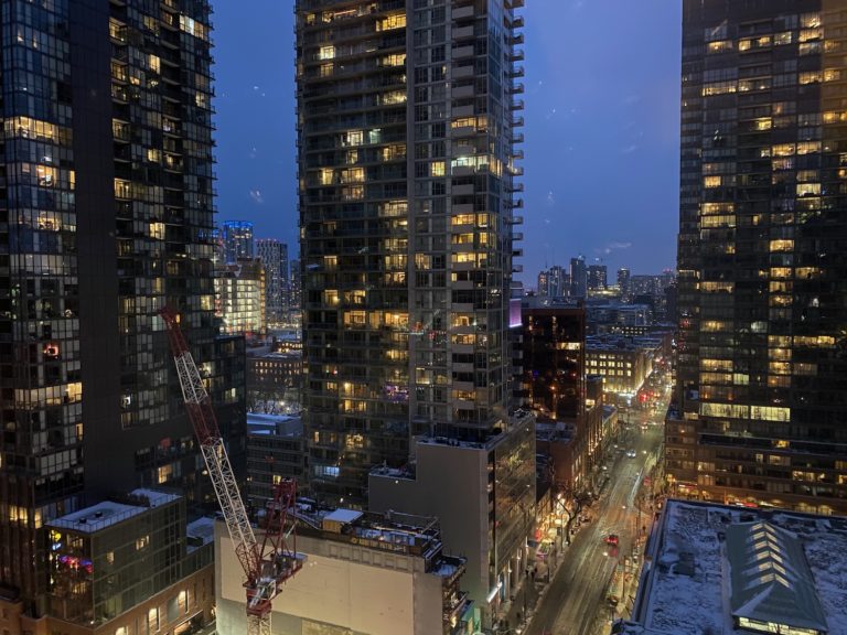 Review Hyatt Regency Toronto (Suite) Live and Let's Fly