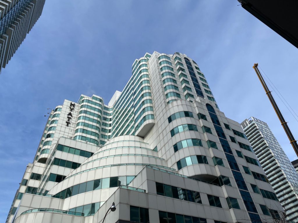 Review Hyatt Regency Toronto (Suite) Live and Let's Fly