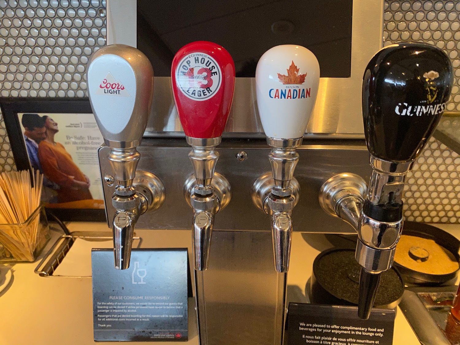 Air Canada Transborder Maple Leaf Lounge Toronto Review