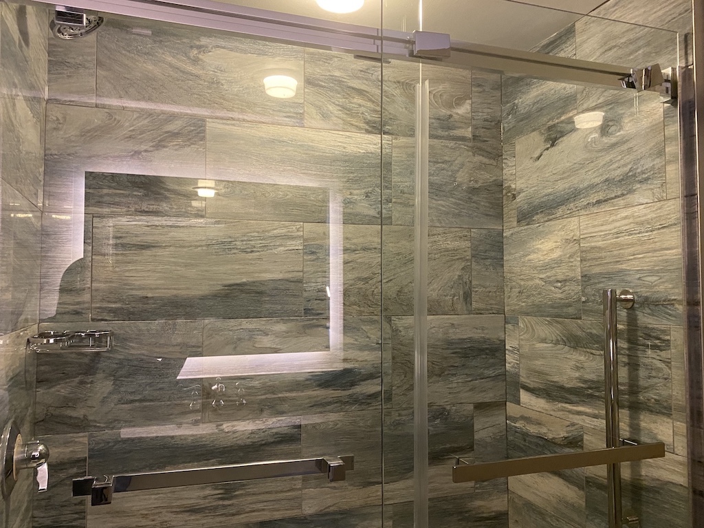 Hilton Virginia Beach Oceanfront guestroom shower
