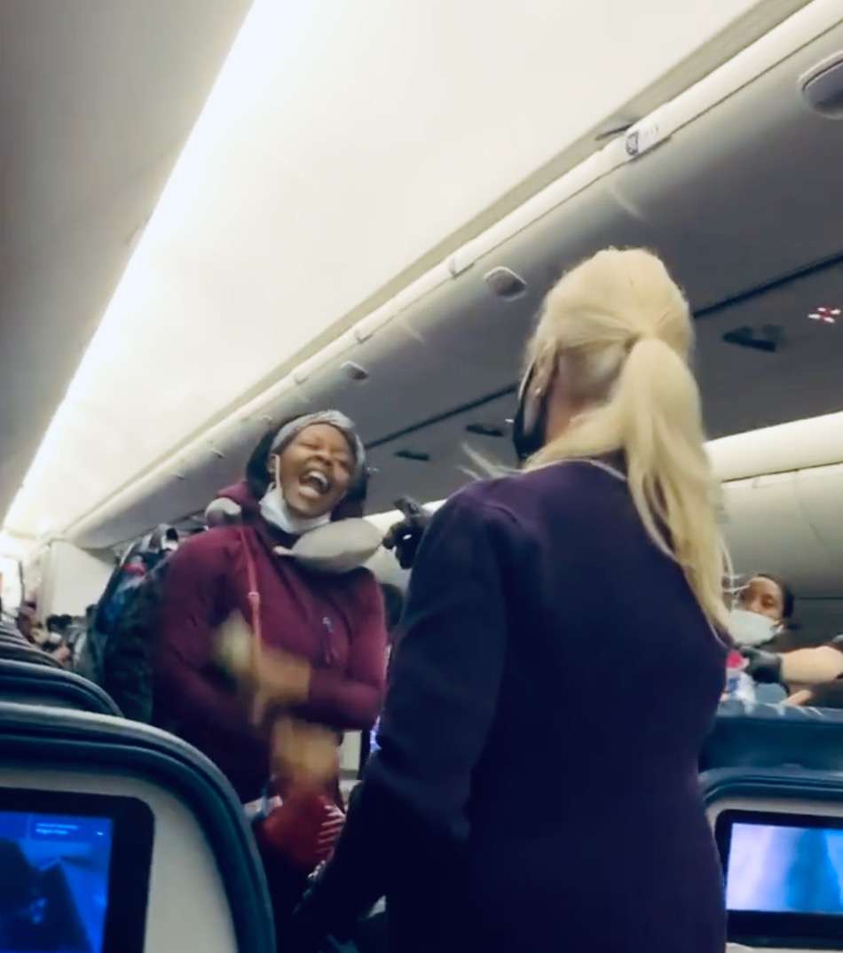 Horrifying Unmasked Passenger Decks Delta Flight