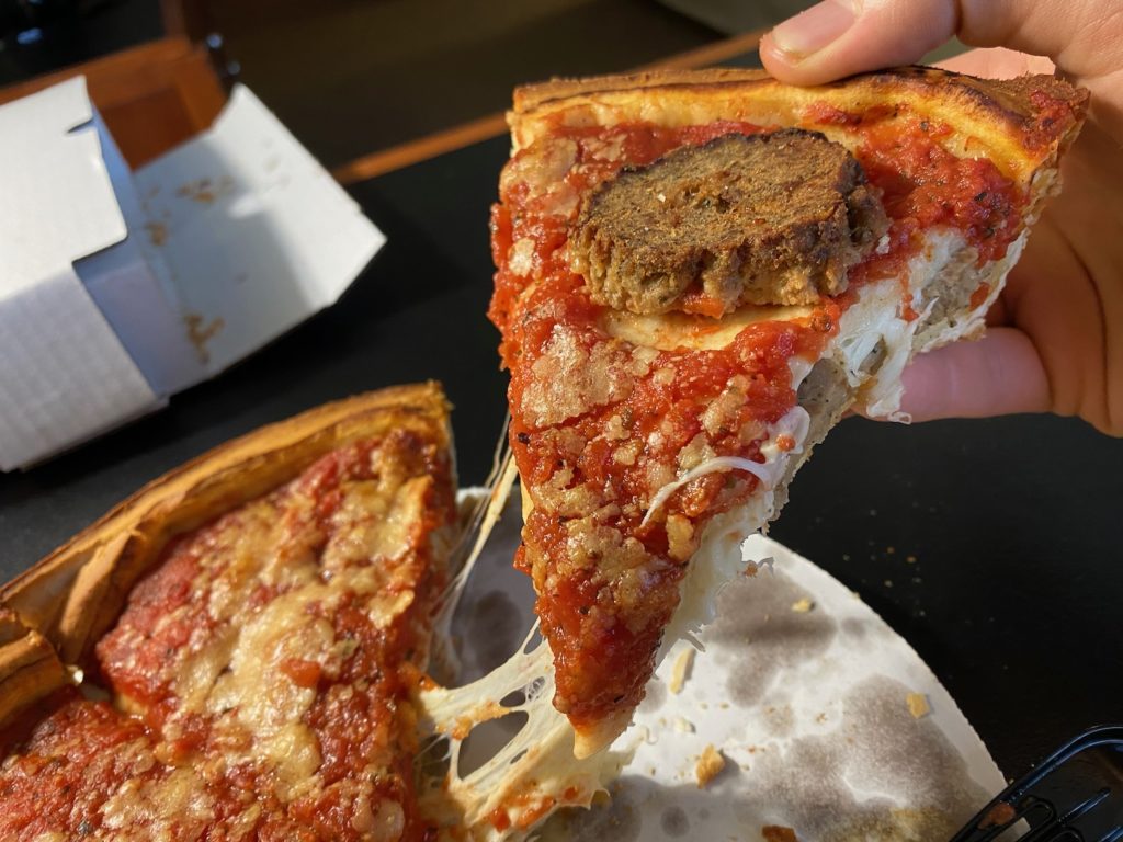 I’m Fleeced At Chicago O’Hare...Of A Deep Dish Pizza Live and Let's Fly