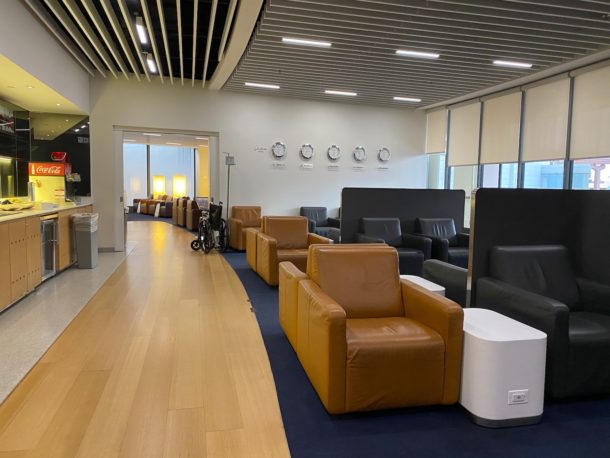 Review: Lufthansa Lounge Newark (EWR) - Live And Let's Fly