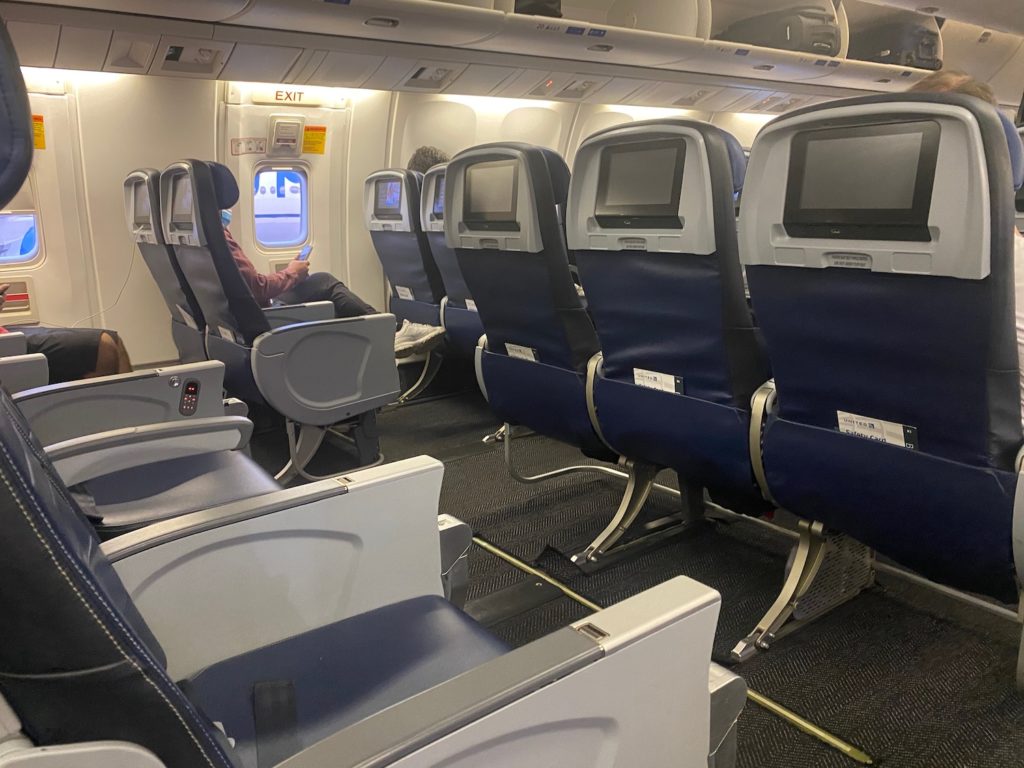 Review: United Airlines 767-300 Premium Transcontinental Economy Class ...