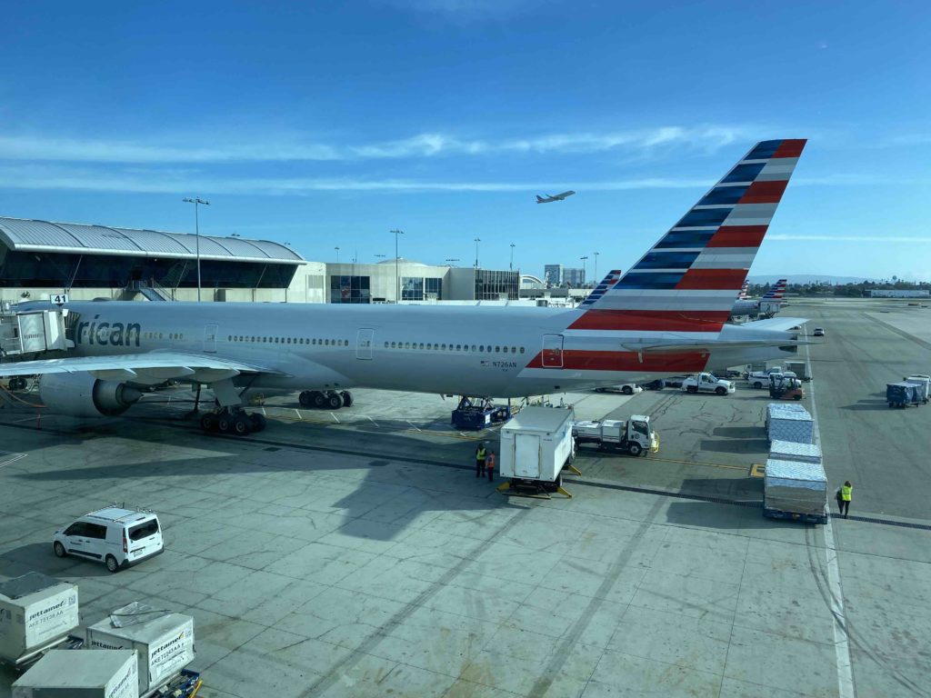 American Airlines Eliminates International Change Fees, United Airlines