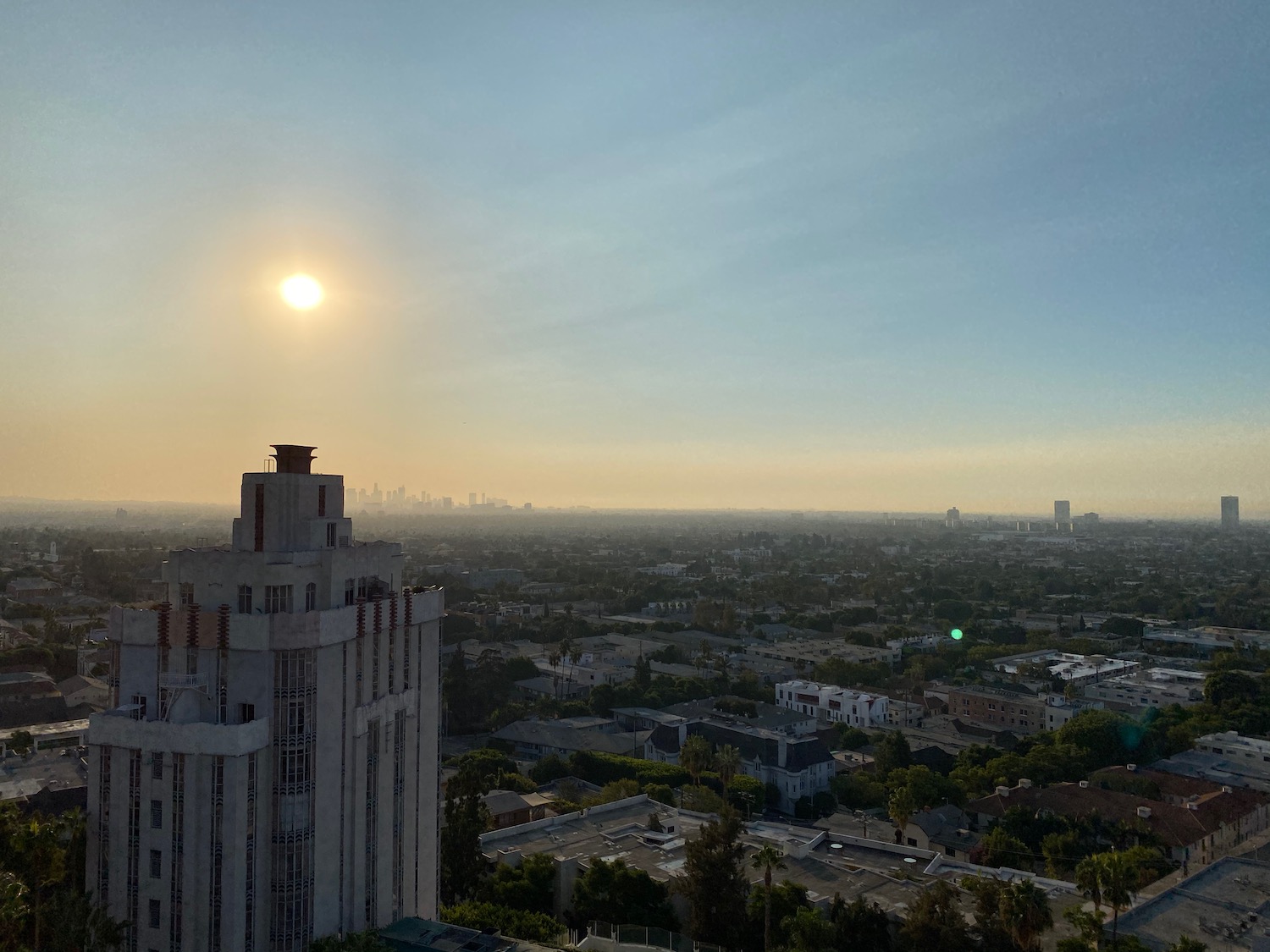 a city with a tall building