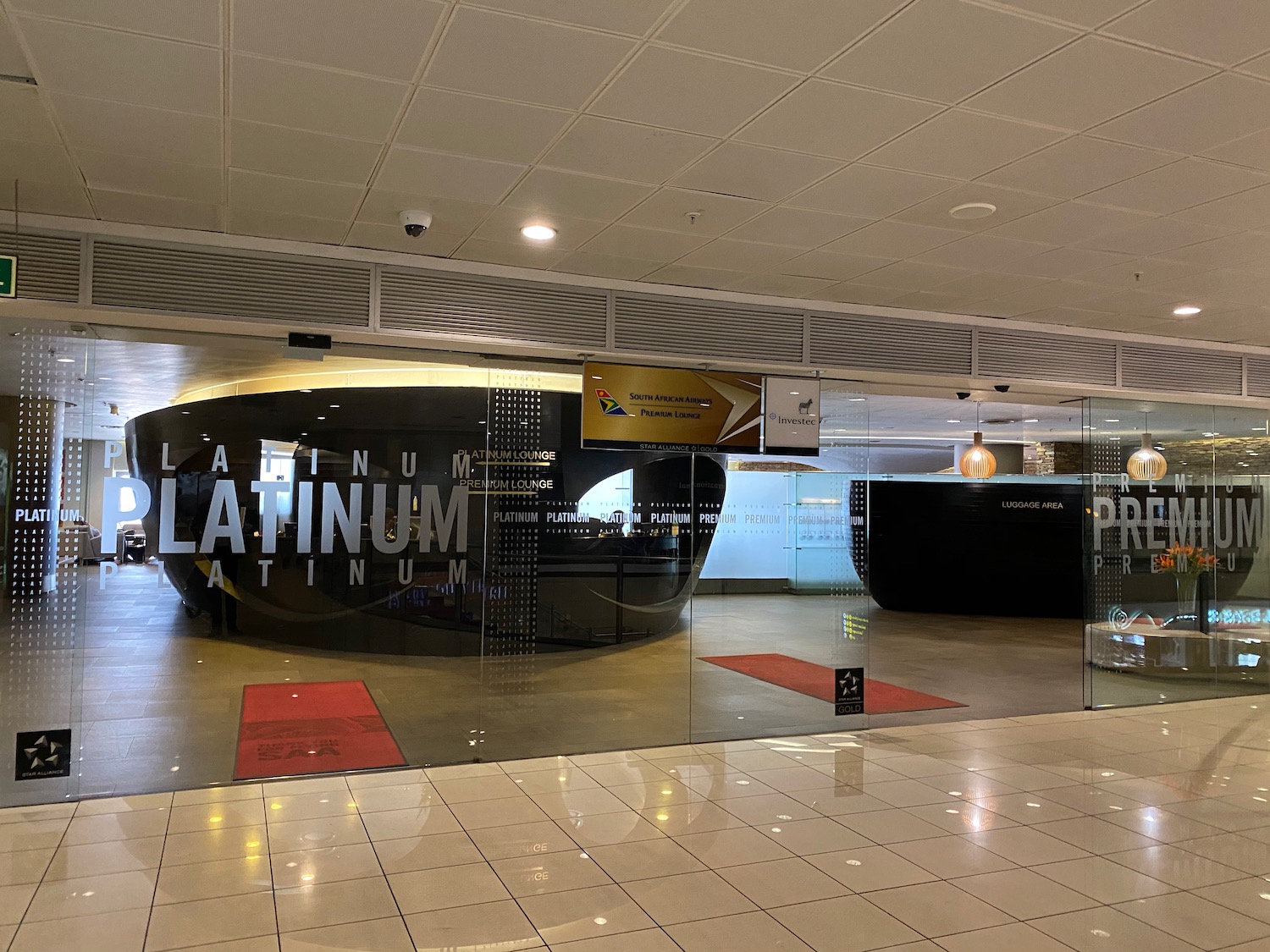 South African Airways Premium Lounge Johannesburg Review