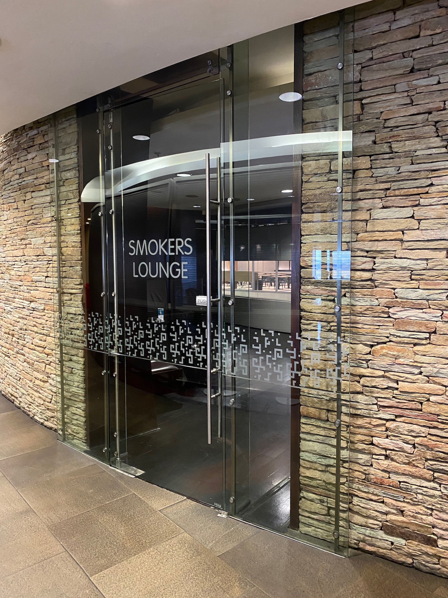 South African Airways Premium Lounge Johannesburg Review