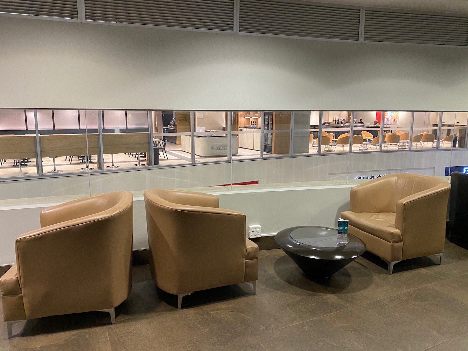 South African Airways Premium Lounge Johannesburg Review