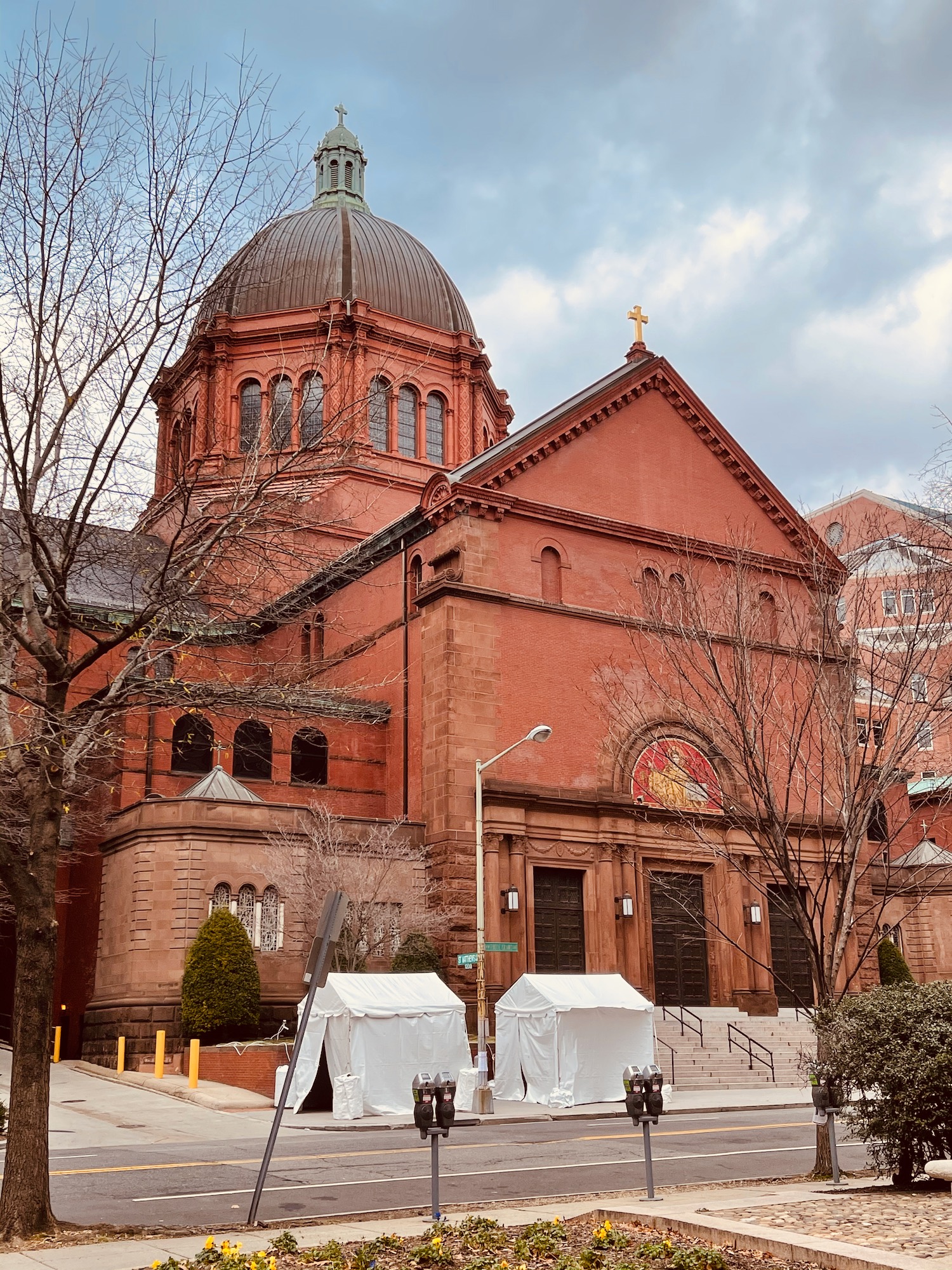 a building with a dome and a dome on top