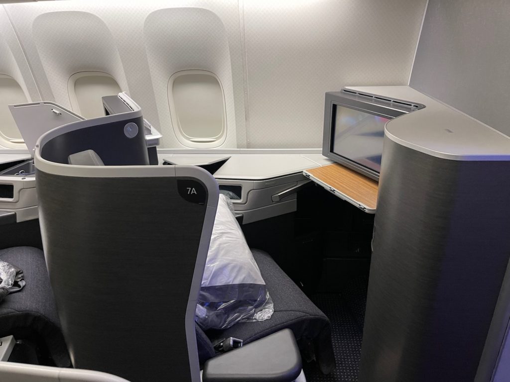 First Impressions: American Airlines 777-200 Business Class - Live and ...