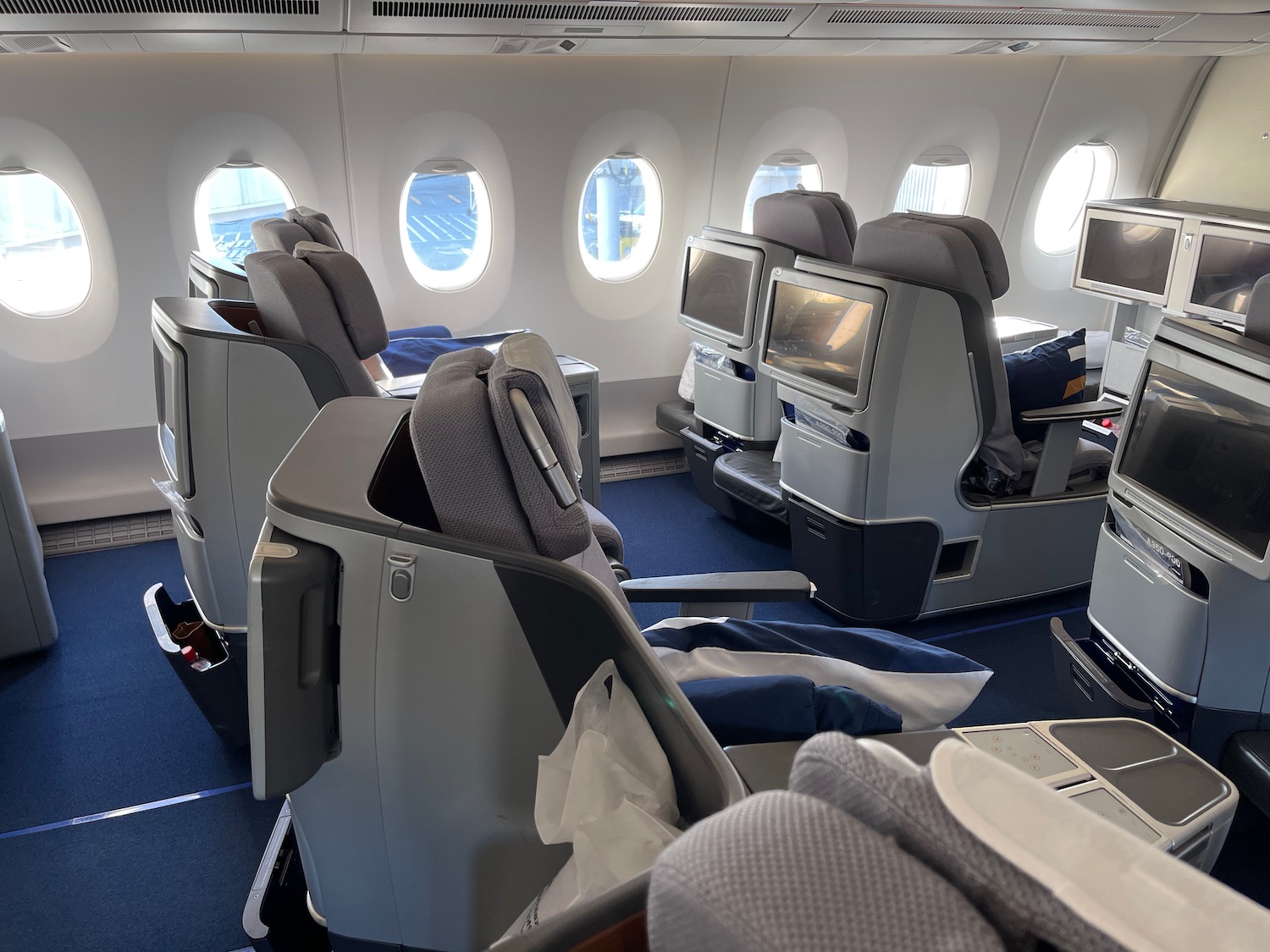 Review Lufthansa A350 Business Class Live and Let's Fly