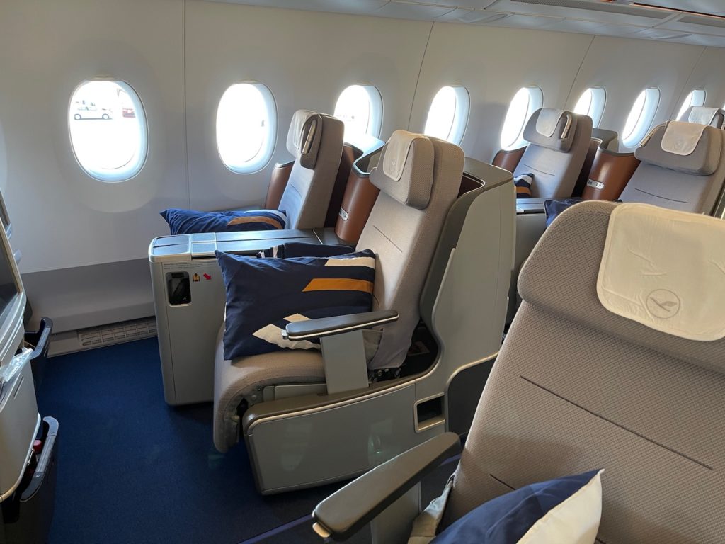 Review: Lufthansa A350 Business Class - Live and Let's Fly