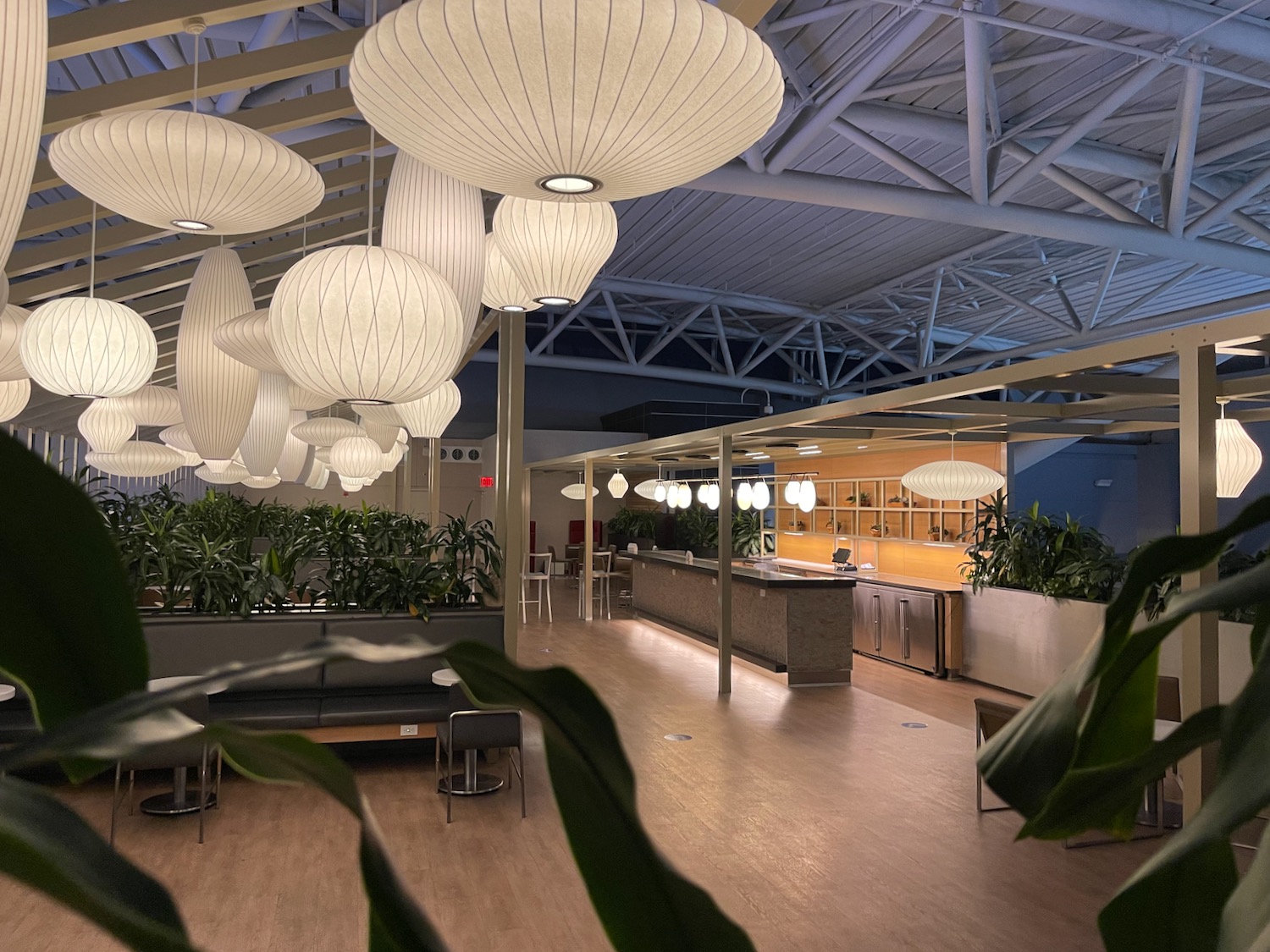 Review: American Airlines Admirals Club New York (JFK) - Live and Let's Fly