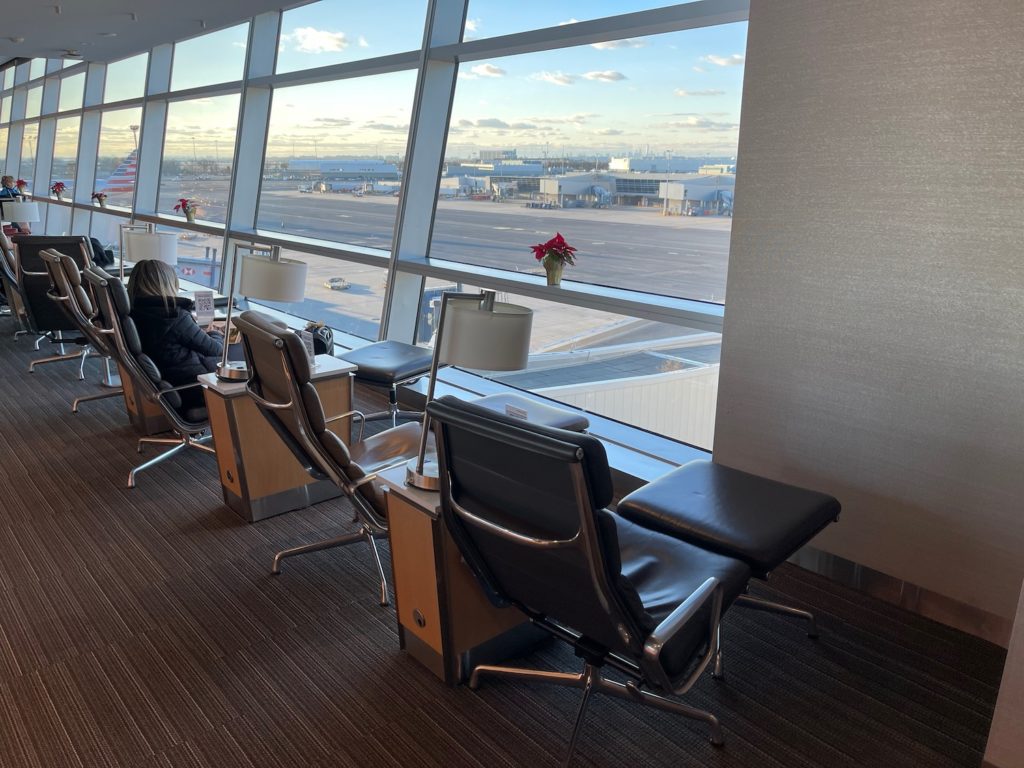 Review American Airlines Admirals Club New York (JFK) Live and Let's Fly