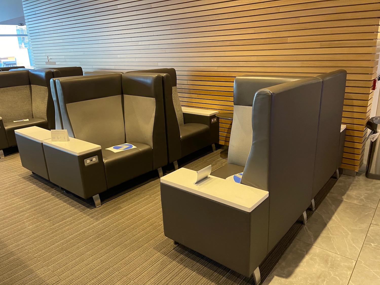 Review: American Airlines Admirals Club New York (JFK) - Live and Let's Fly