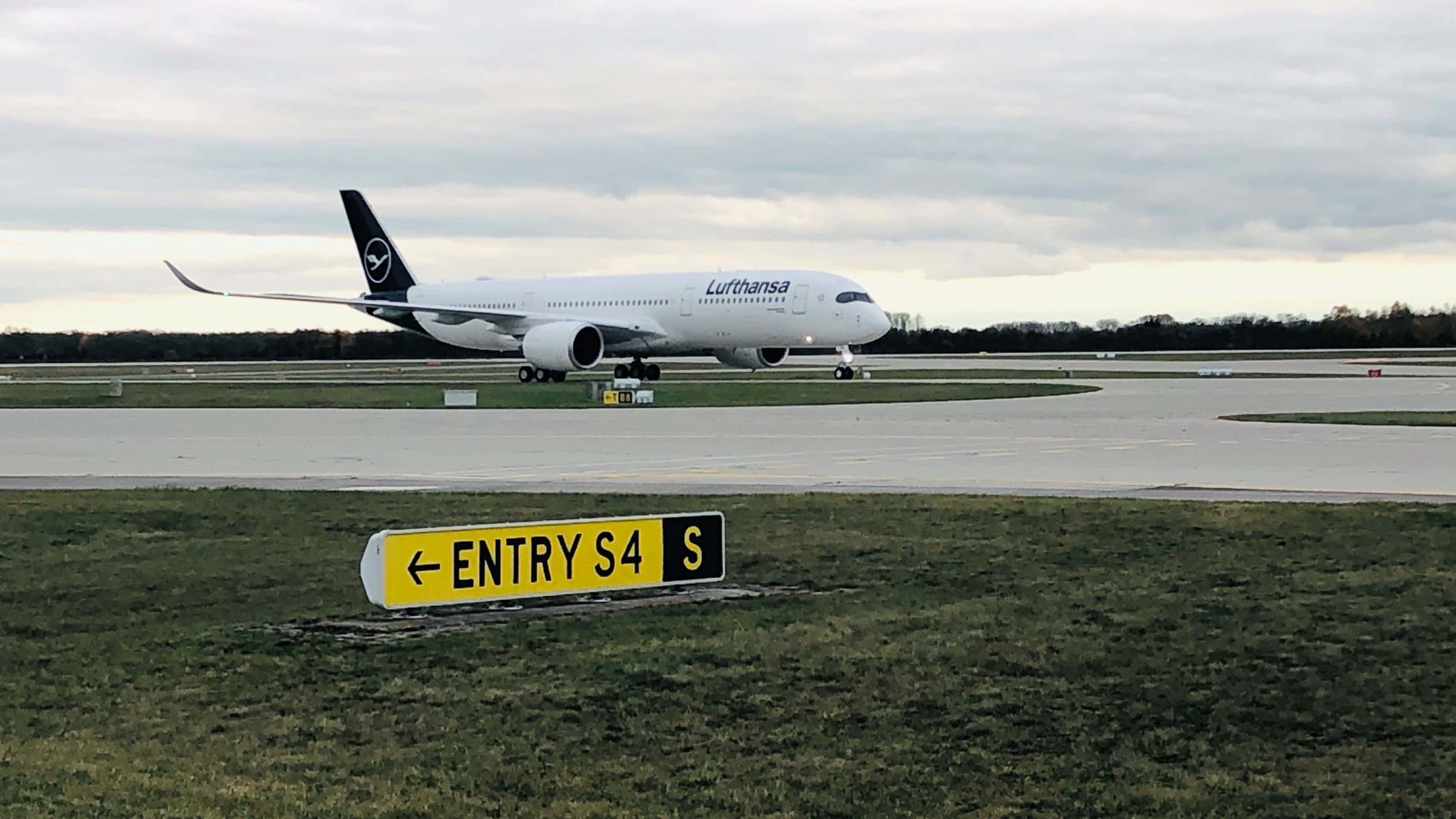 Lufthansa Will Return To Falkland Islands Live and Let's Fly