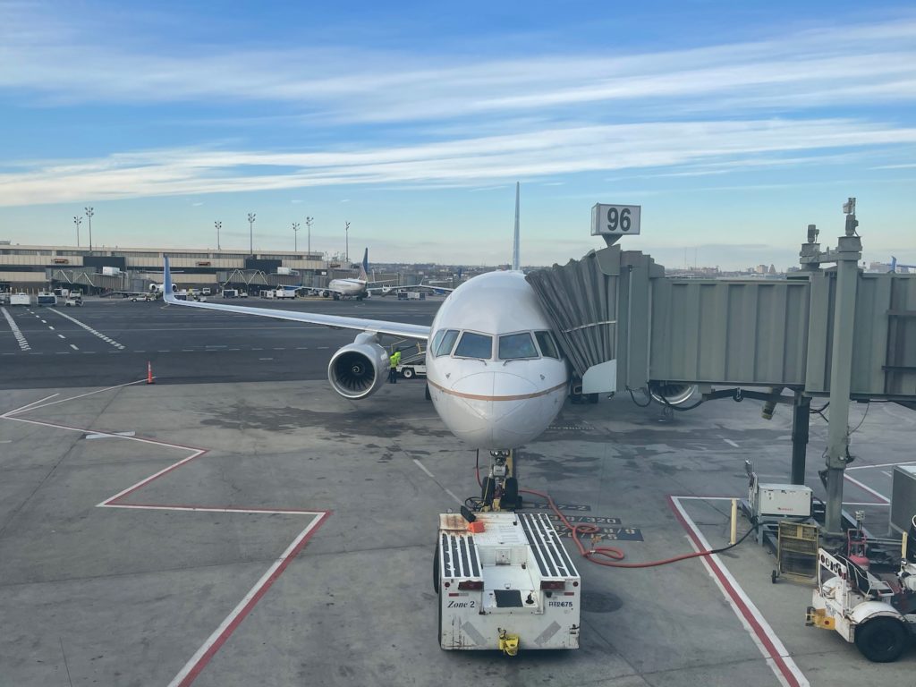 Review: United Airlines 757-200 Business Class - Live and Let's Fly