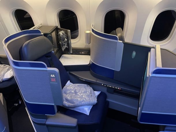 Review: United Airlines 787-10 Polaris Business Class [2021] - Live and ...