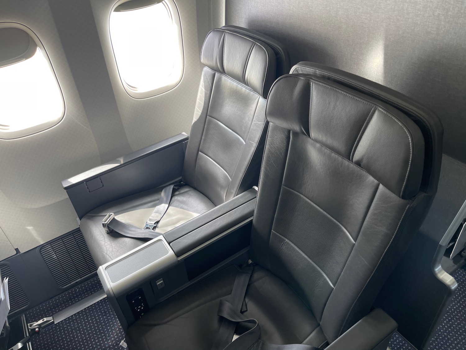 Premium Economy − Travel information − American Airlines