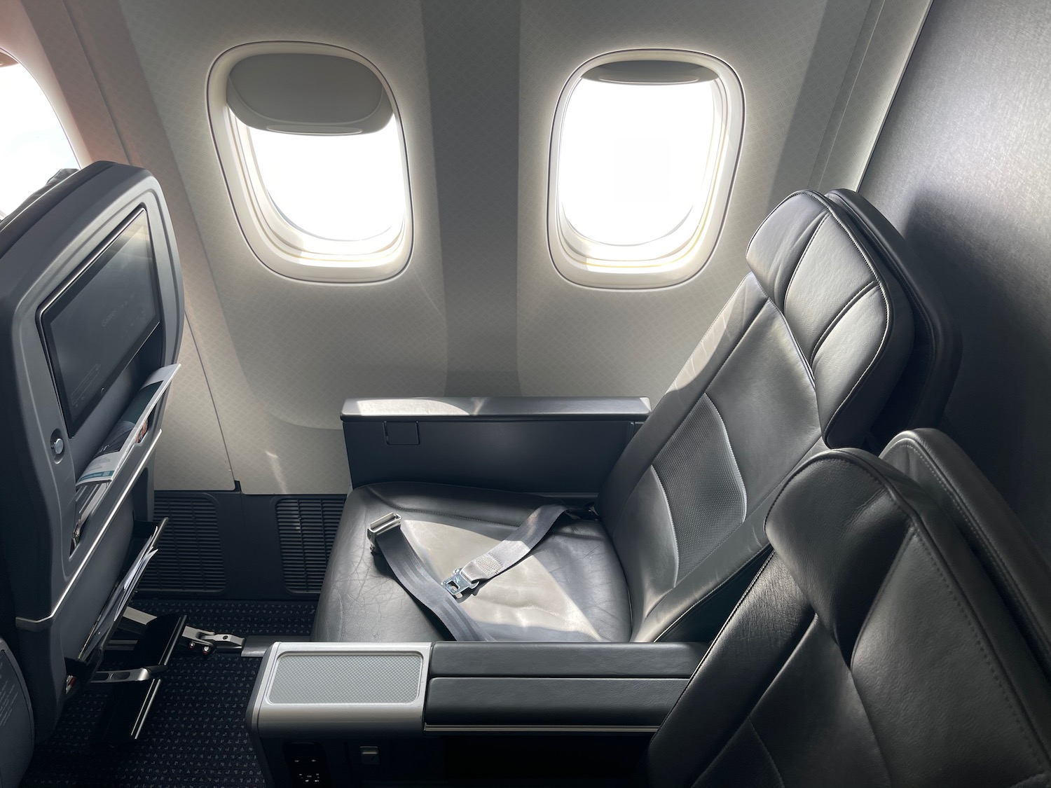 Premium Economy − Travel information − American Airlines