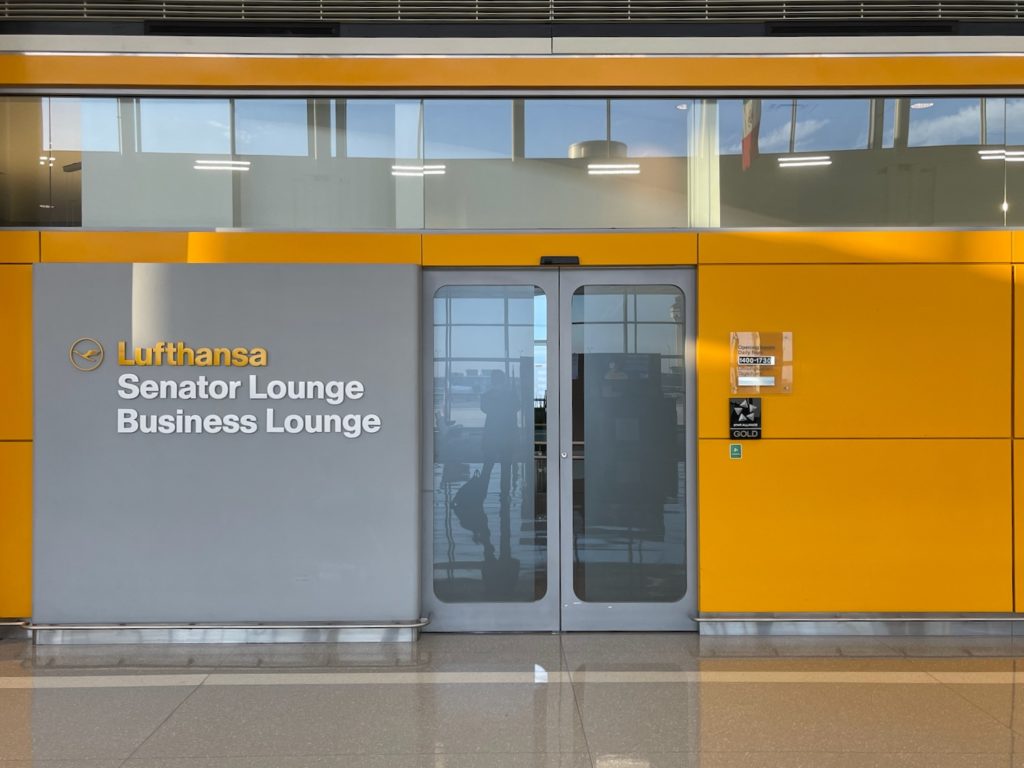Review Lufthansa Lounge Washington Dulles (IAD) Live and Let's Fly