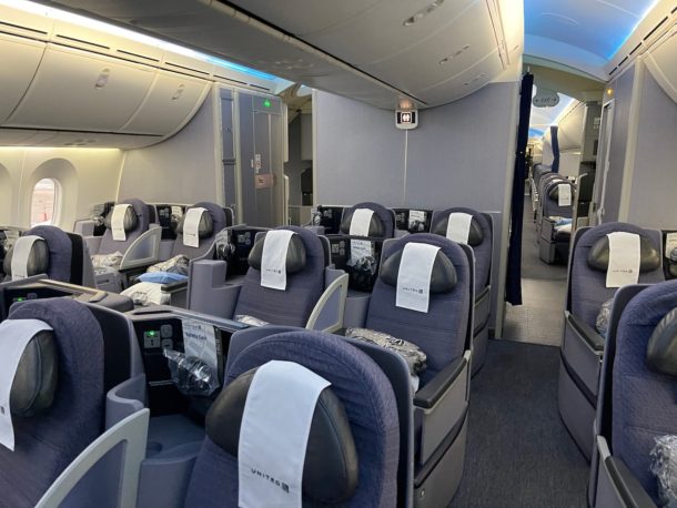 Review: United Airlines 787-8 Polaris Business Class [2021] - Live and ...