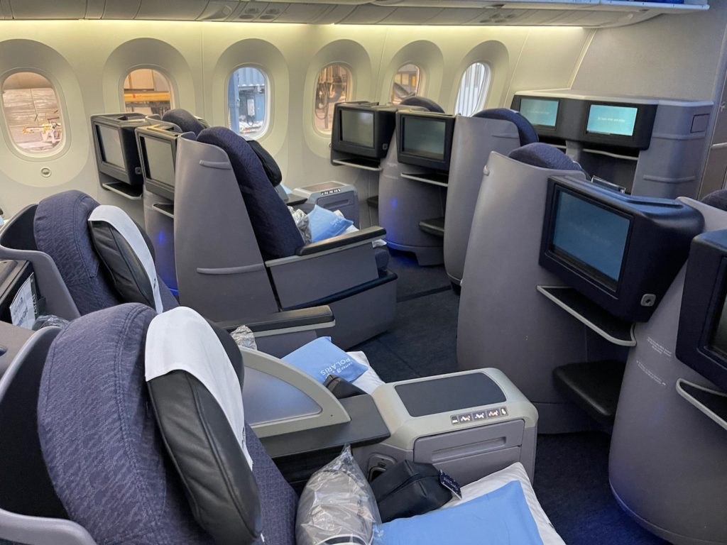 Review: United Airlines 787-8 Polaris Business Class [2021] - Live and ...