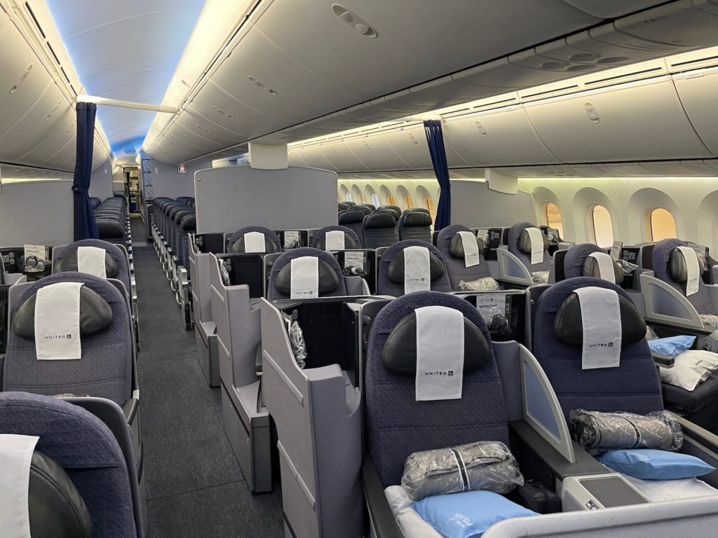 Review: United Airlines 787-8 Polaris Business Class [2021] - Live and ...